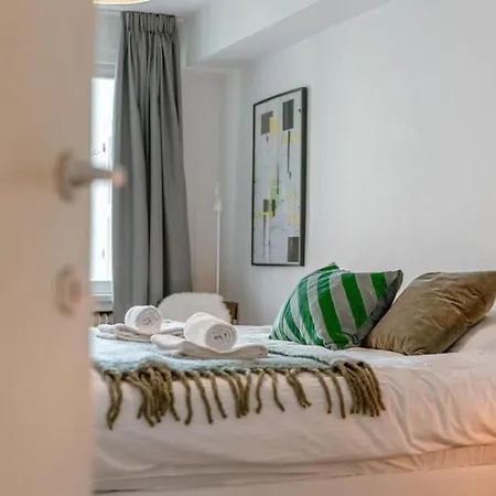 Gezellig Familie-appartement Voor 4 Vlak Bij Dijk *